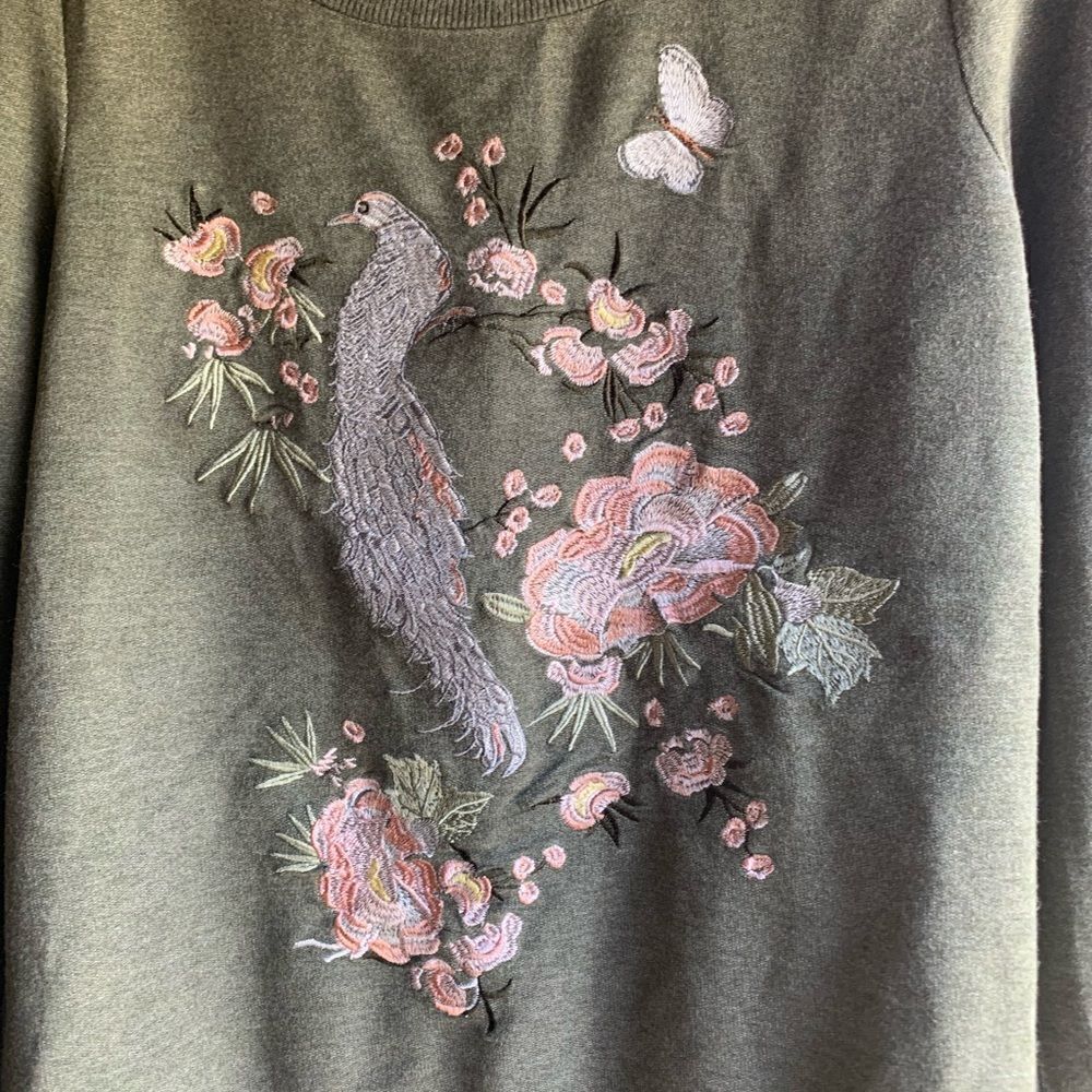 𝅺embellished Westport Green Women’s Sweater - Picture 2 of 6